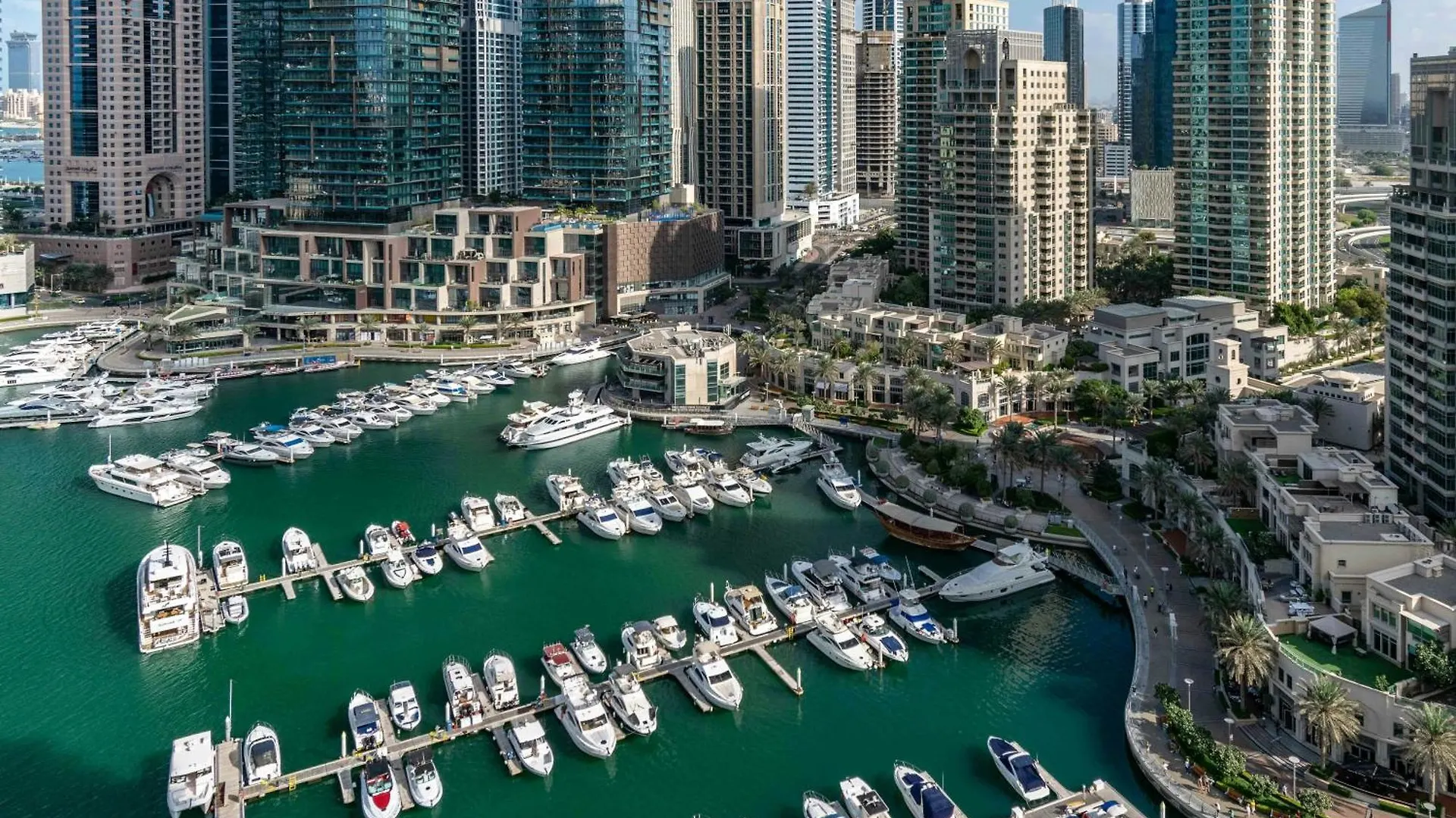 Massive Luxxo Family & Friends House With Terraces, Private Parking, Pool & Quick Access To Dubai Mall United Arab Emirates