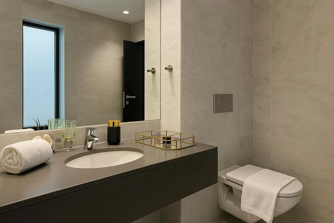 Villa Massive Luxxo Family & Friends House With Terraces, Private Parking, Pool & Quick Access To Dubai Mall