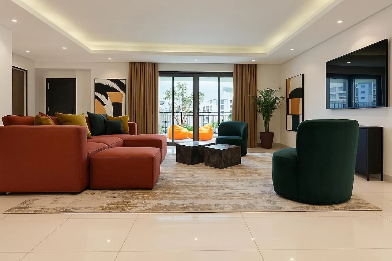 Villa Massive Luxxo Family & Friends House With Terraces, Private Parking, Pool & Quick Access To Dubai Mall